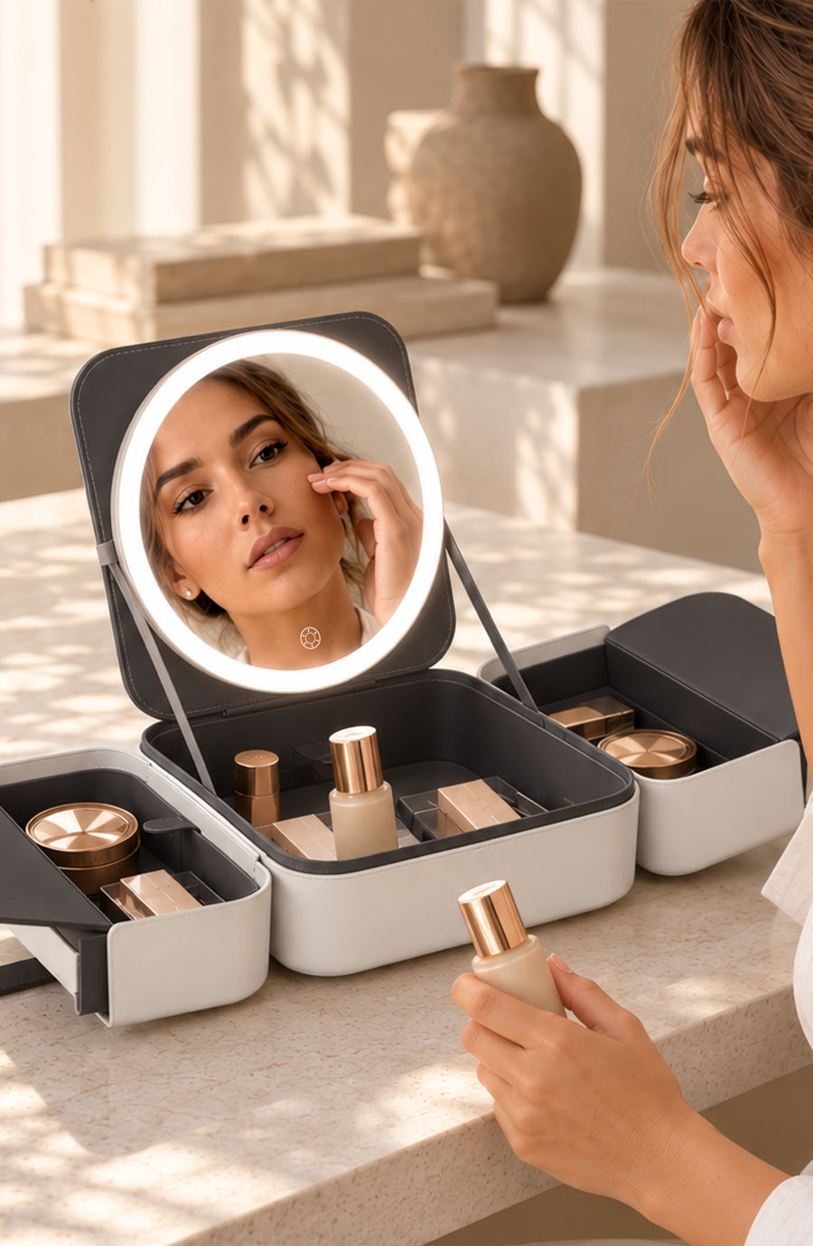 Traveling Makeup Case with LED Lighted Face Mirror