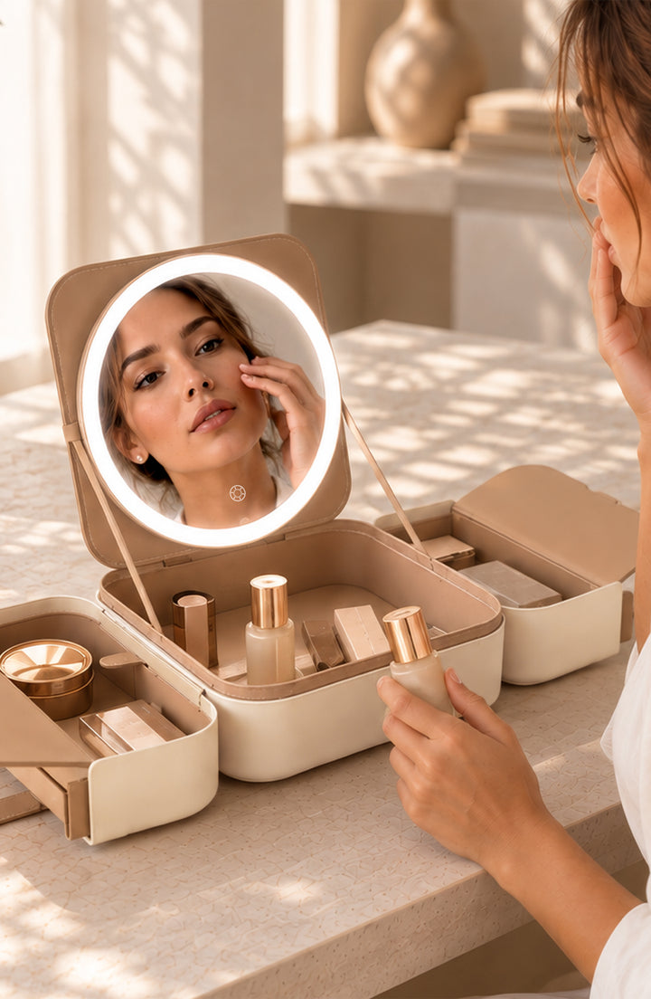 Traveling Makeup Case with LED Lighted Face Mirror